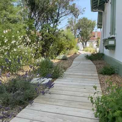 Allée de jardin en bois Douglas — Jardin à la Carte