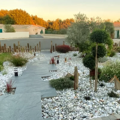 Allée de jardin en dalle naturelle — Jardin à la Carte